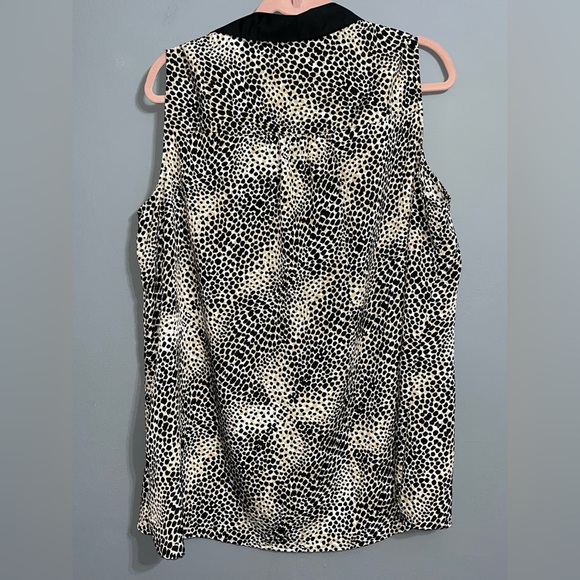 Jaclyn Smith Sleeveless Blouse with Notched Collar animal print size 1XL - Picture 2 of 7